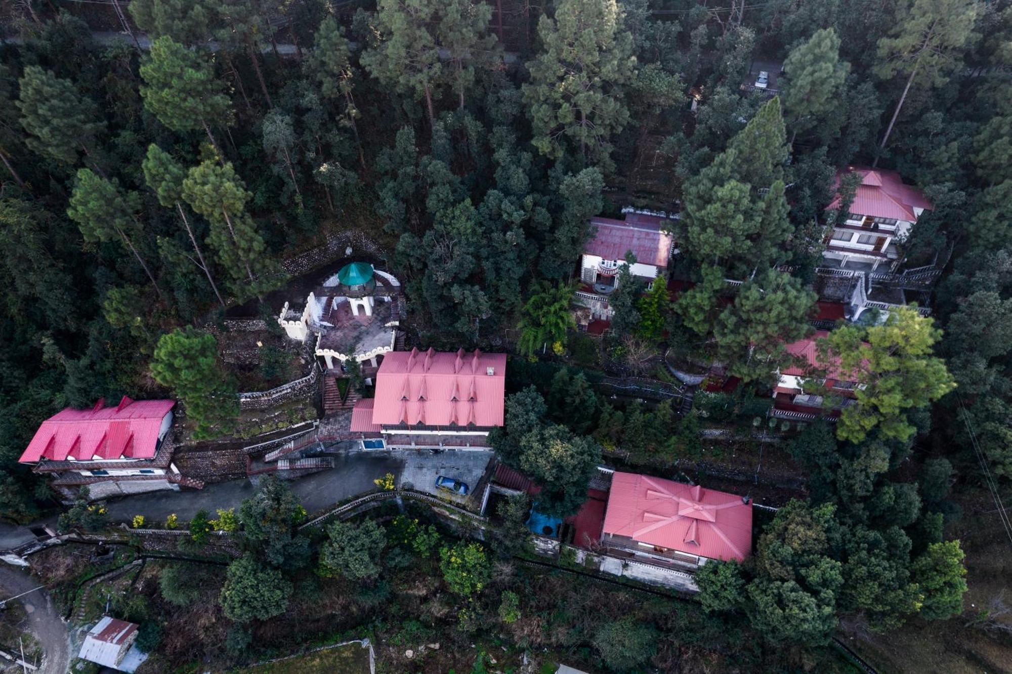 The Canadian Woods Resort 나이니탈 외부 사진