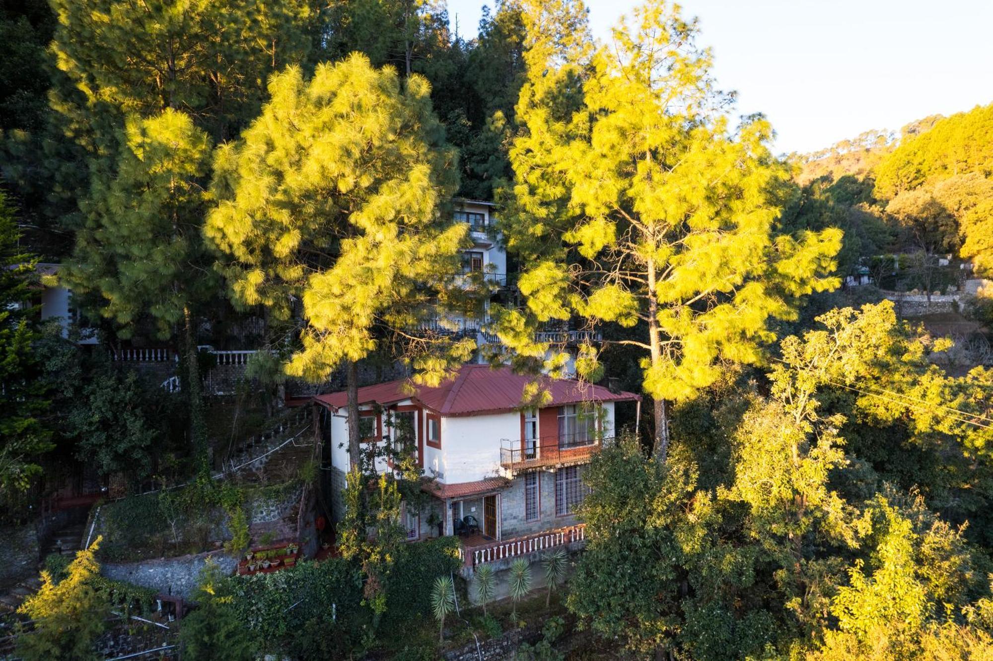 The Canadian Woods Resort 나이니탈 외부 사진